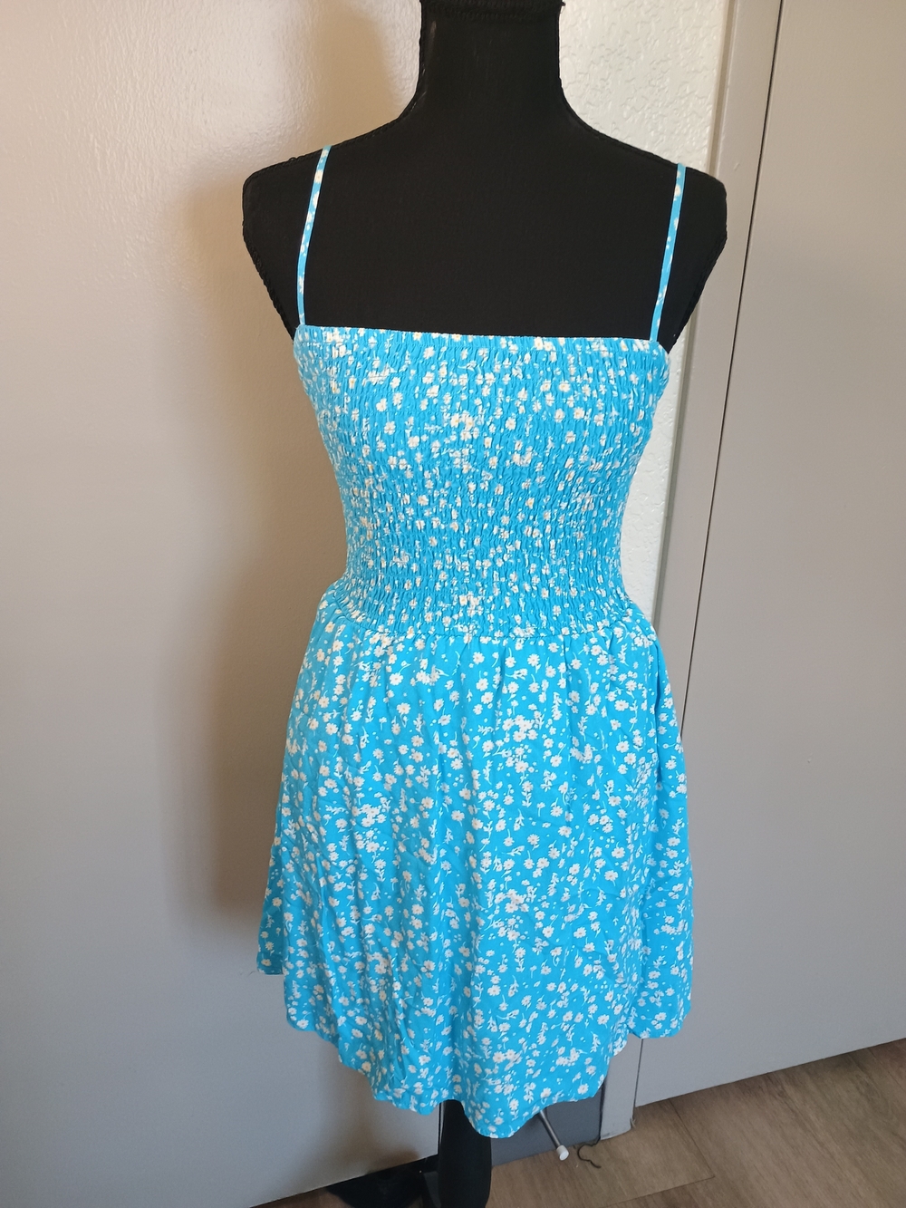 Chocolate USA Floral Mini Dress Blue & White Small Like New